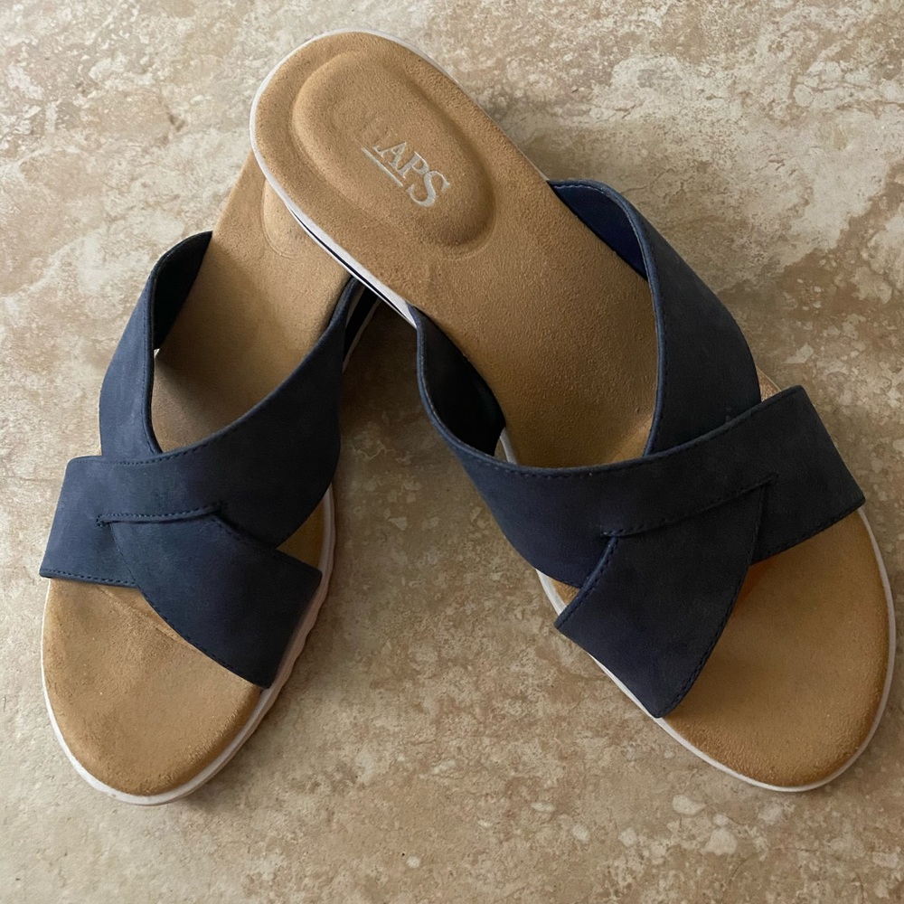Navy blue Chaps sandals size 8